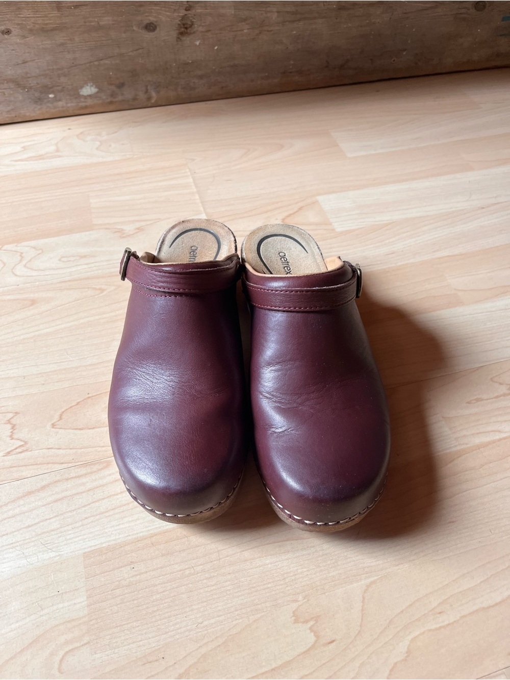 Aetrex Leather Clogs